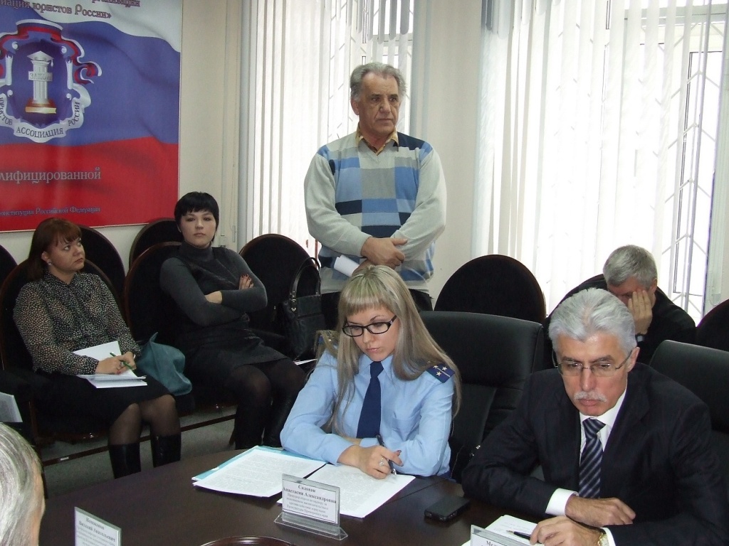 Нотариус Владивостокского нотариального округа Рошка Н.Д. выступил на заседании Круглого стола по борьбе с коррупцией.
